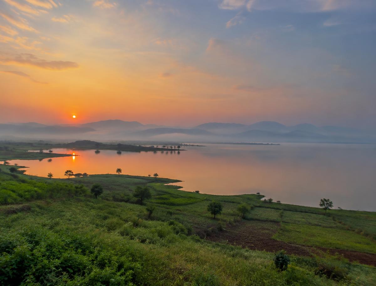 Kondapochamma Sagar at sunrise